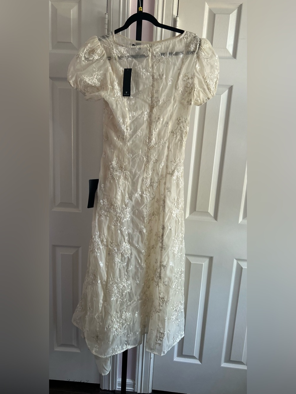Lulus Elfrieda Cream Floral Embroidered Puff Sleeve Midi Dress Medium New NWT - Picture 5 of 10